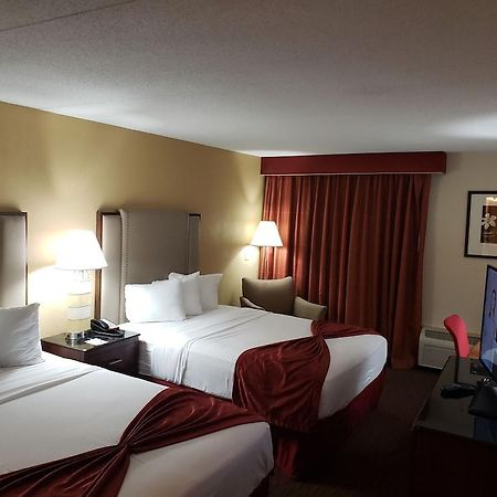 Baymont By Wyndham Southfield/Detroit Hotel Exterior photo